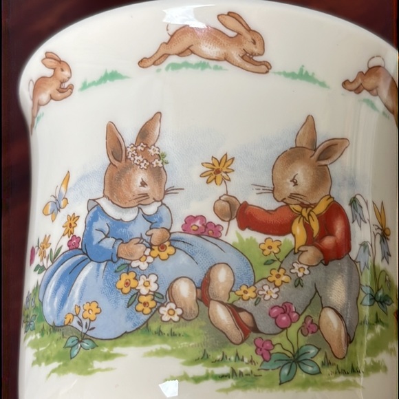 Royal Doulton Bunnykins Mug, Garden Themed, Flowers & Butterflies - Picture 2 of 10